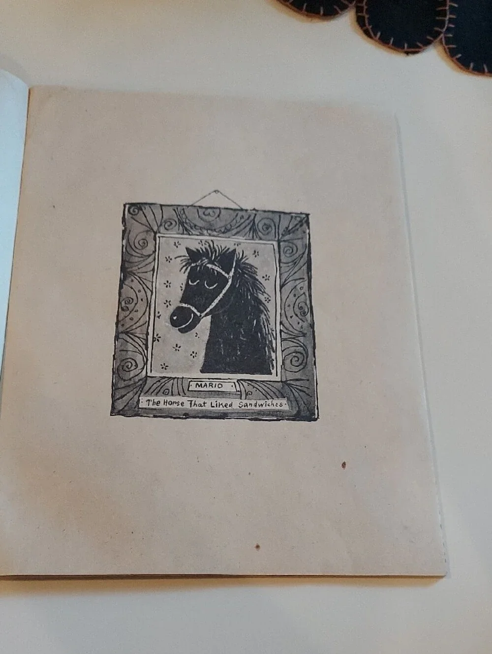 The Horse That Liked Sandwiches - Vivian L. Thompson
